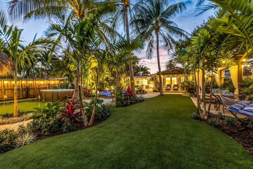 New Waterfront Oasis, Minutes to Beach, Eats, Shops - Image 2