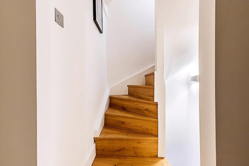 Spacious 4-bed House Near Liverpool St