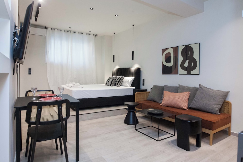 Lovely Brand New Studio byVictoria Metro