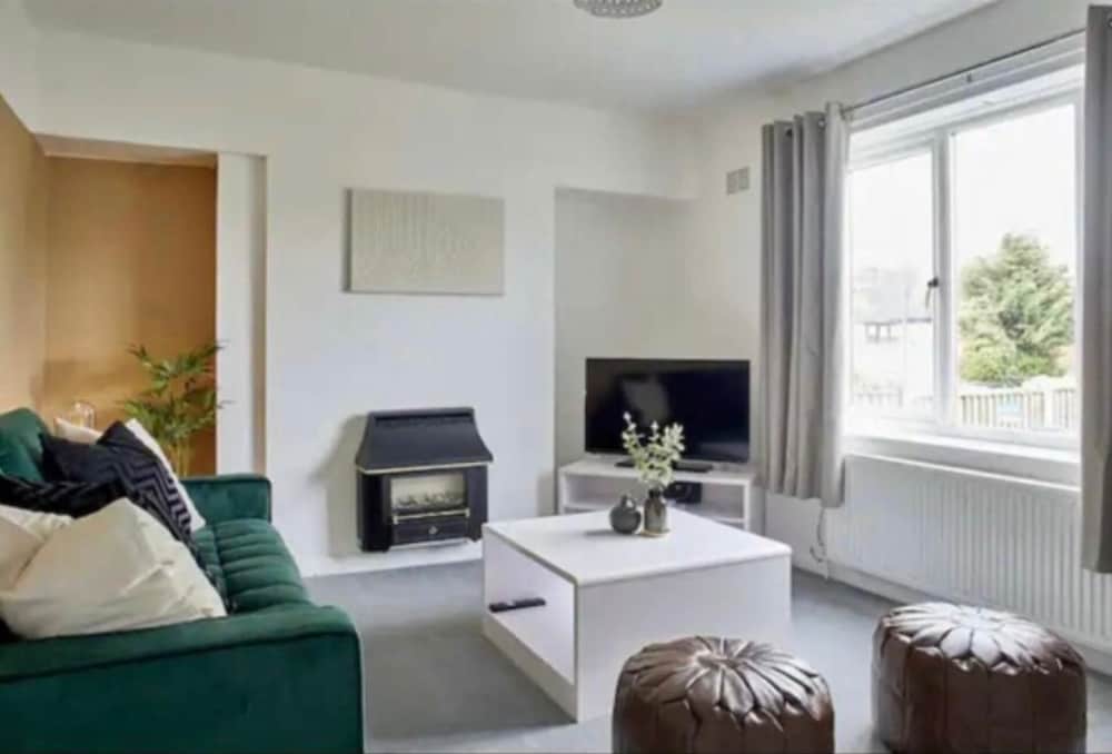 Cosy 3Br House With Fireplace & Private Garden
