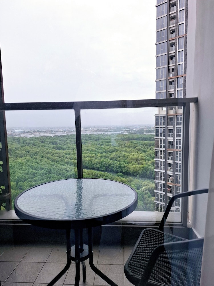 Gold Coast Apartment