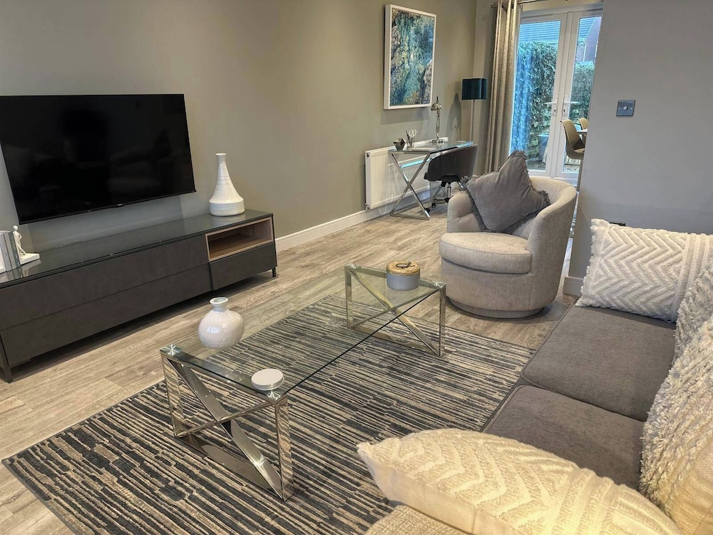 Stylish, Contemporary Home in Earl Shilton