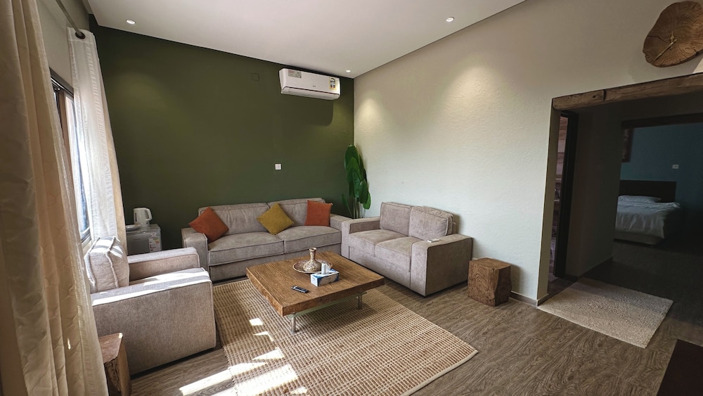 Roushan Resort