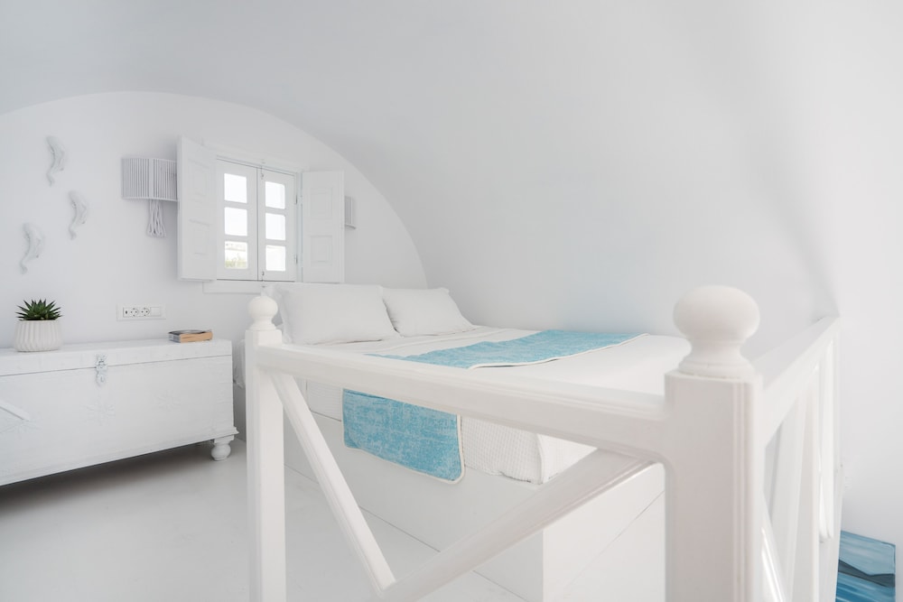Oia Sunset Villas