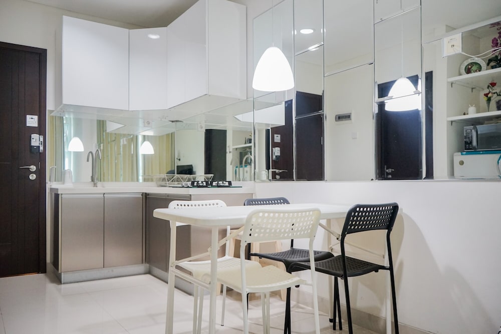Cozy Living 1BR at Brooklyn Alam Sutera Apartment