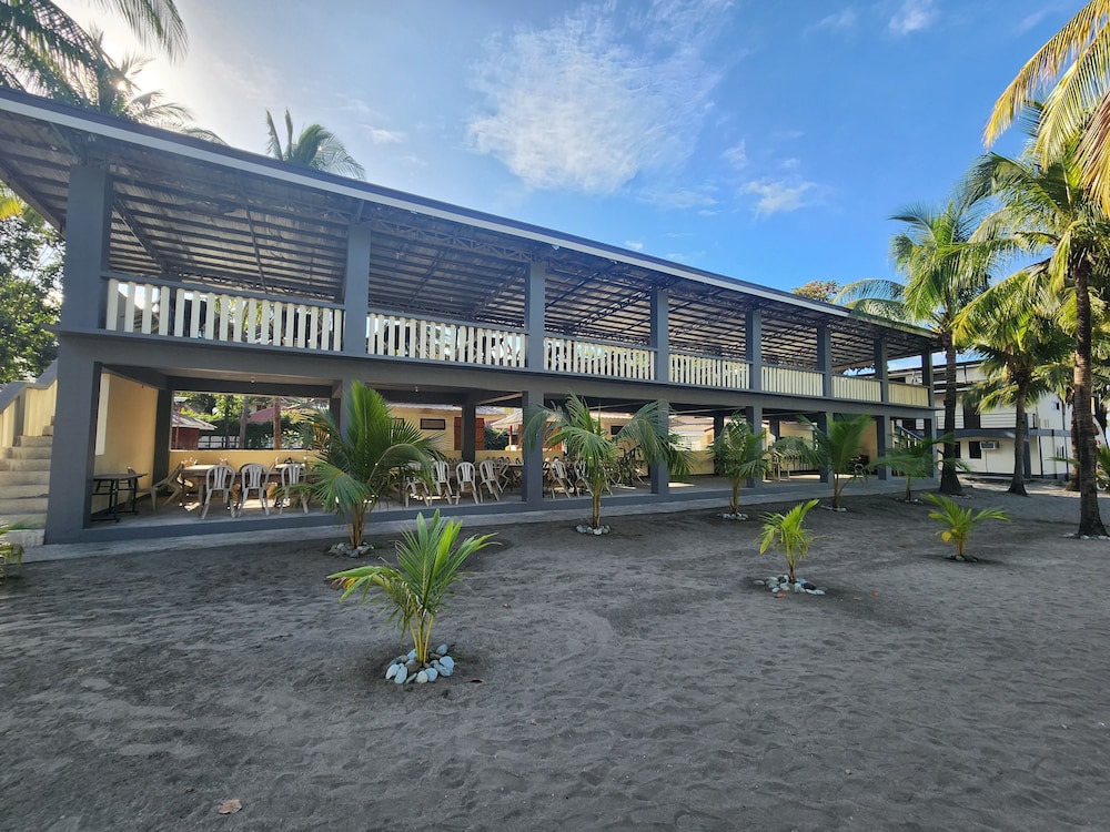 Bakasyunan Resort Zambales