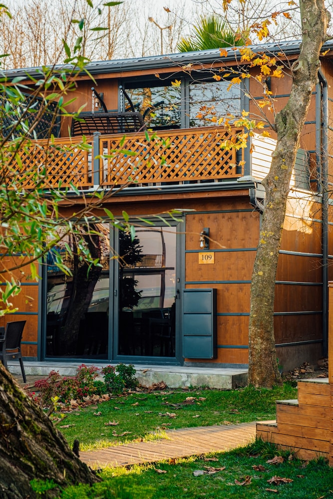 SAPANCA KIYI BUNGALOV