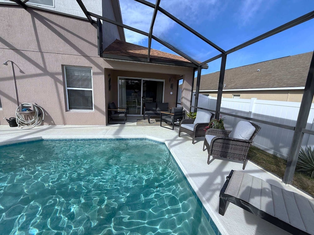 Spacious 5-bedroom Pool Villa in Southern Dunes
