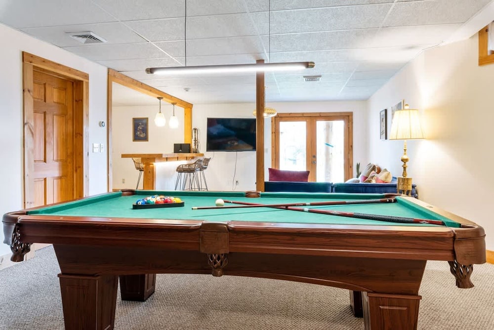 Luxury Private Estate w Pool Near Rhinebeck