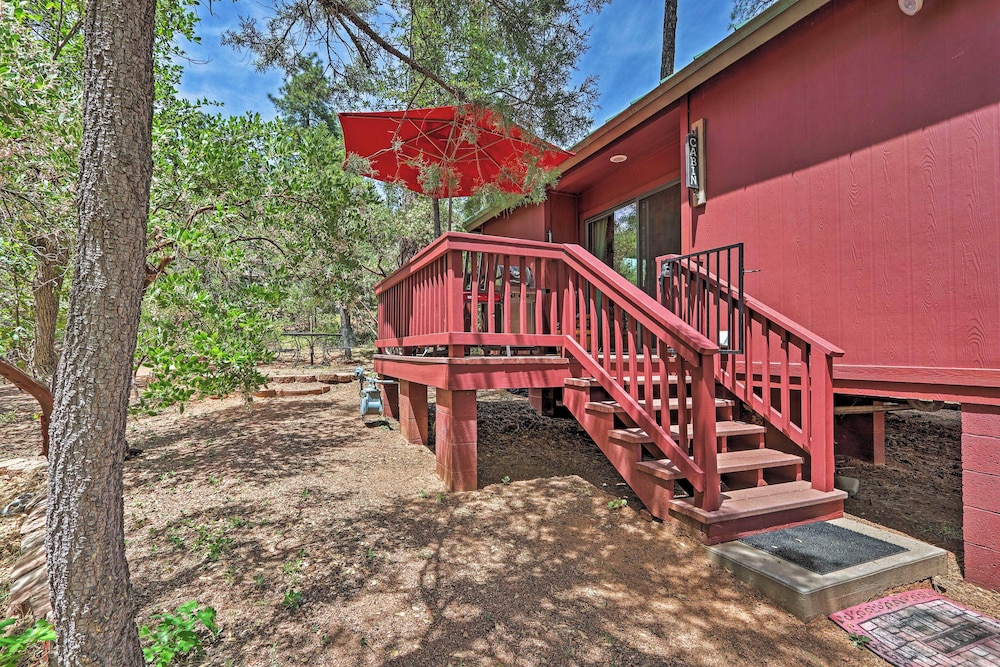 Furnished Deck: Romantic Strawberry/pine Studio! view 4