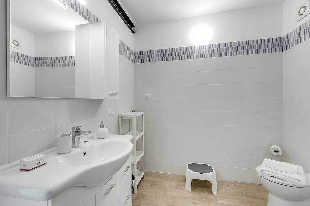Iris Apartment