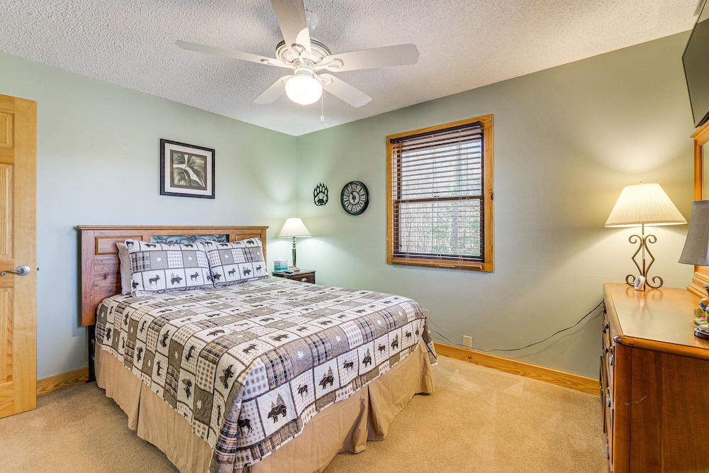 Pet-friendly Hiawassee Cabin w/ Lake Views & Sauna view 2