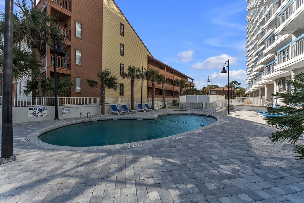 Oceanfront Gem Pool, Balcony, Modern Touch 3 Bedroom Condo