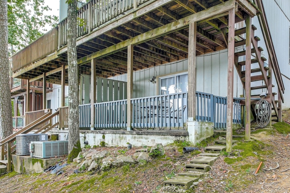 Lake Desoto Townhome: Swim Dock, Pets Welcome!