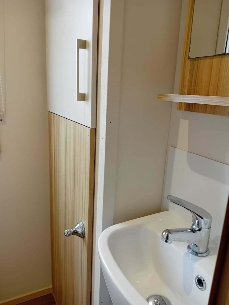 Golden Sands Plot A5 Bed Caravan