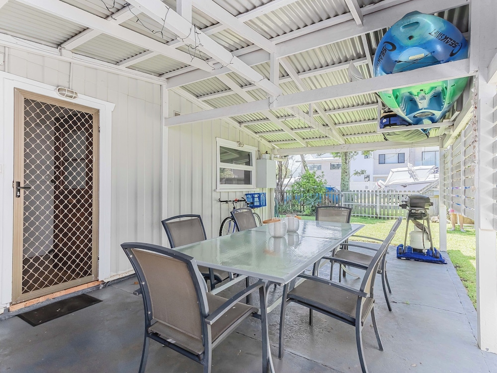 Cozy Pet Friendly Beach House