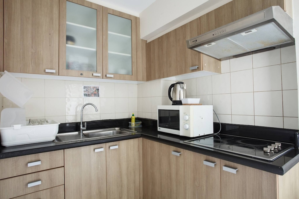 6C - 2 Bedroom Downtown Apartment With Shared Pool