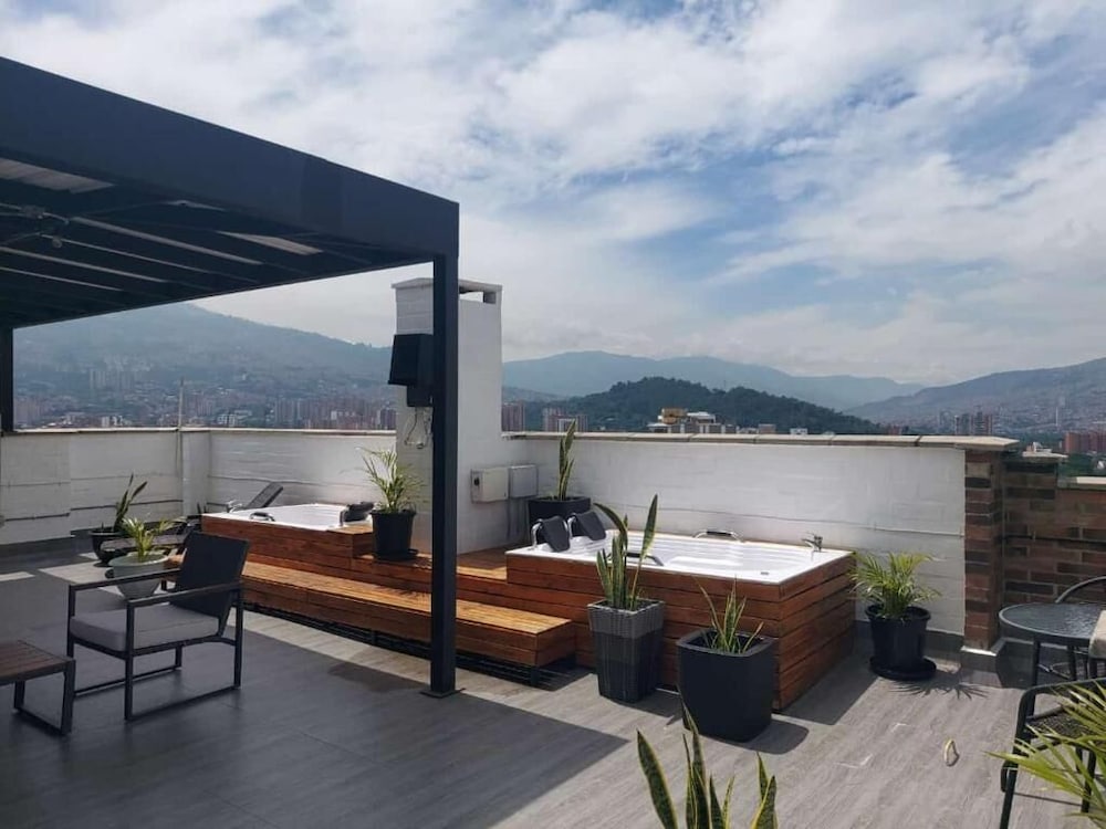 penthouse jacuzzi rooftop fun in the sun