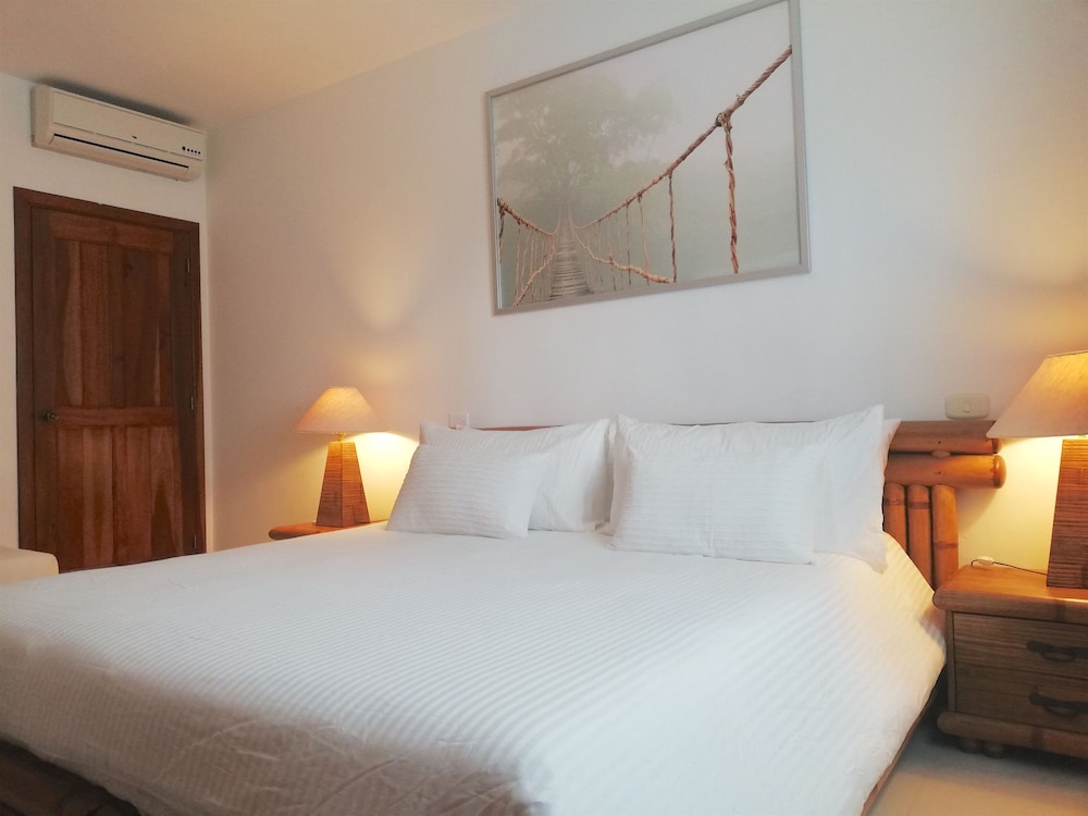 Los Corales Tropical Beach Resort & SPA