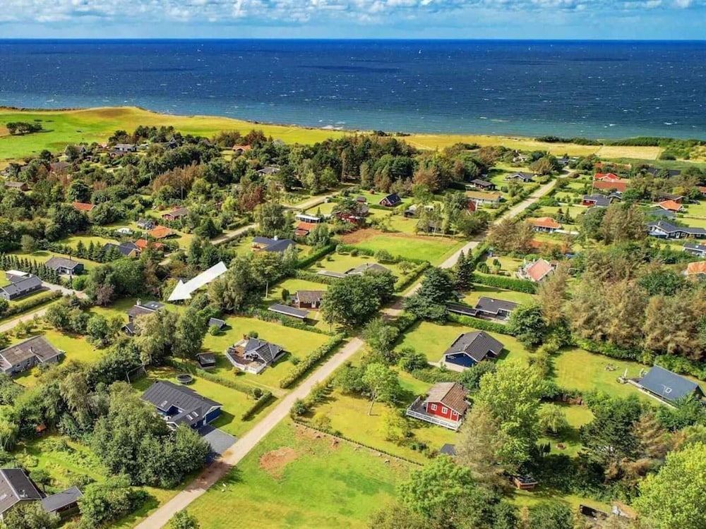 5 Star Holiday Home in Humble