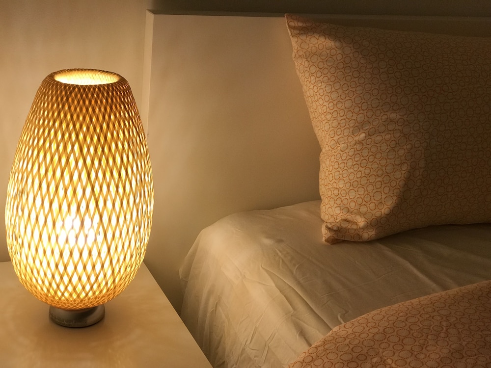 Private Home 3 Bedroom 2 Bath Downtown - Image 2