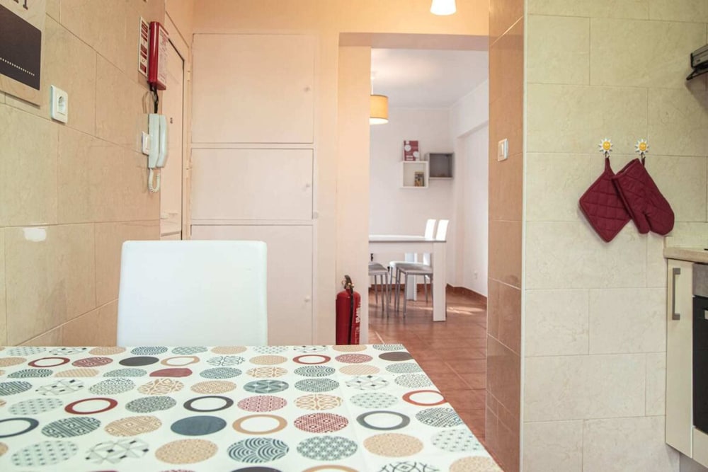 Peaceful and Serene 3 Bedroom Apartment in Lisbon