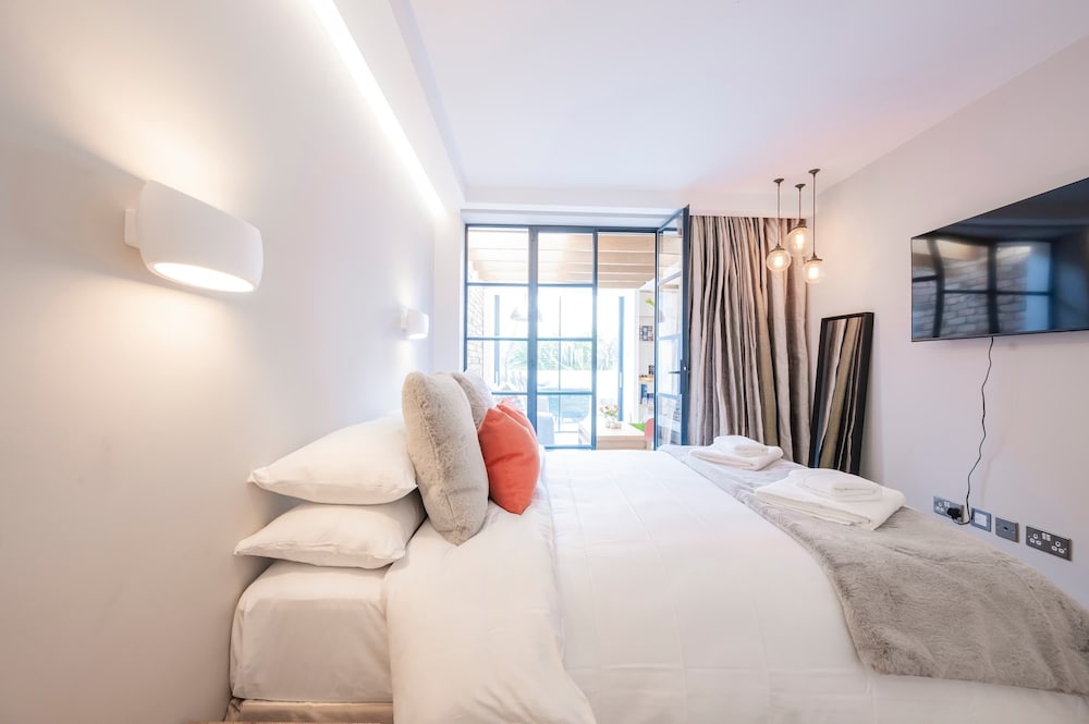 The Portobello Star - by Out of Office Lifestyle