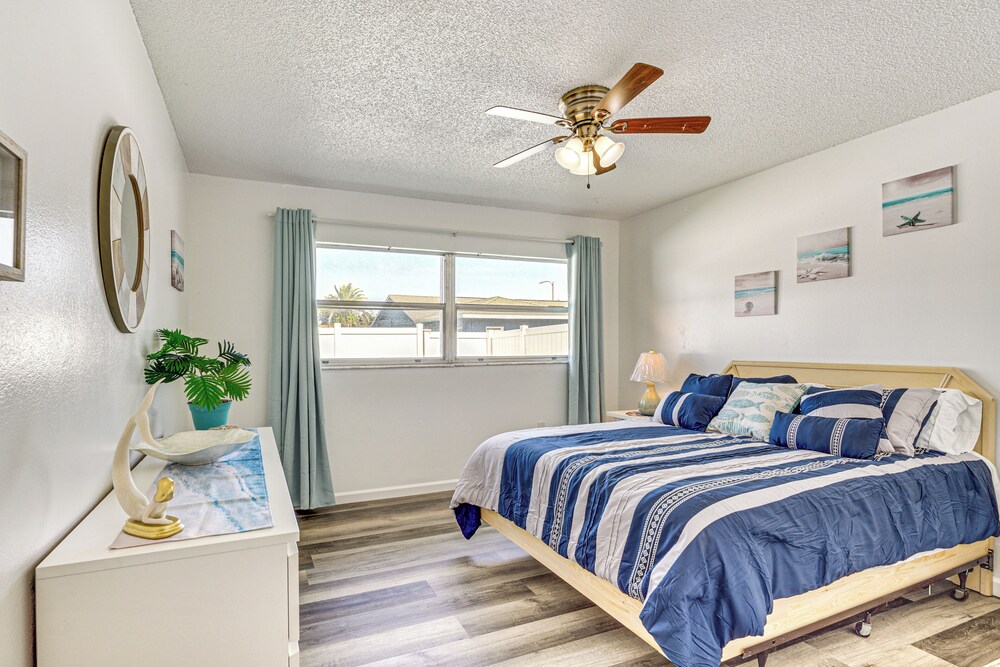 6 Mi to Hudson Beach: Port Richey Home w/ Patio!