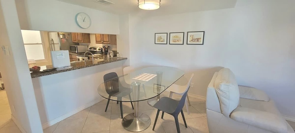 2 Levels Pool Near Beach 2 Patios 2 Bedroom Apts