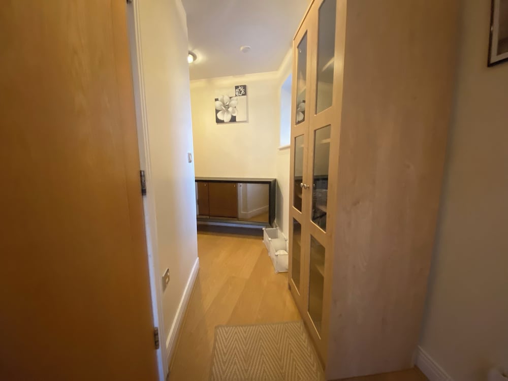 Cosy 2 Bedroom Royal Docks Apartment