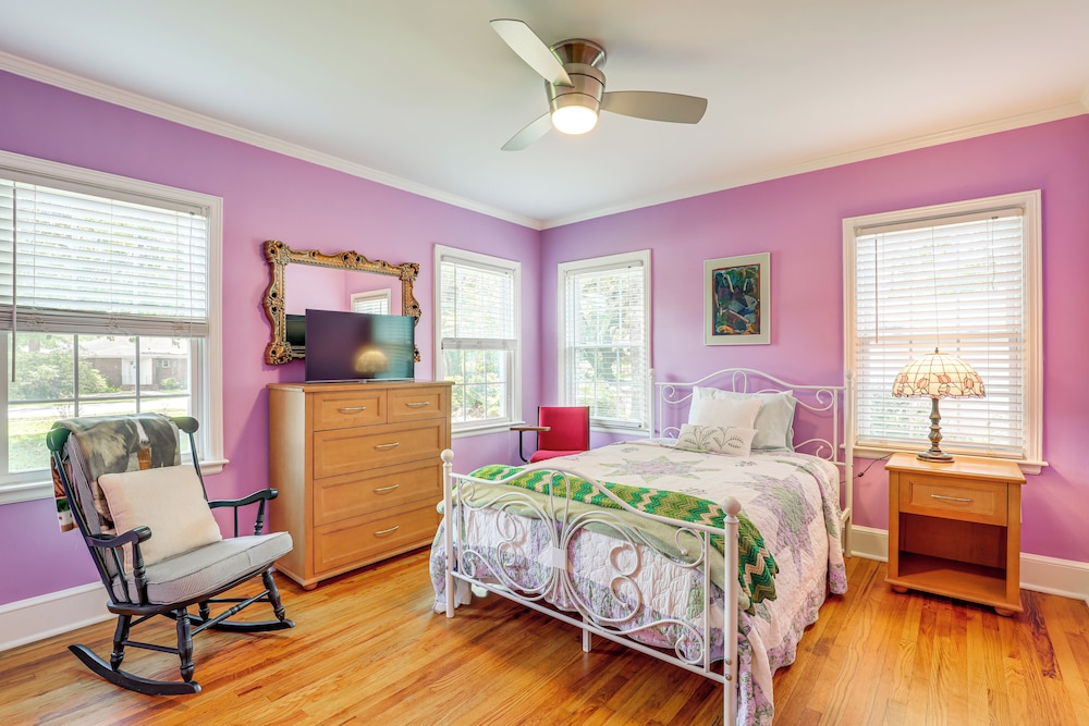 Home 1 Mi to Dtwn Conway: Great for Beach Days!