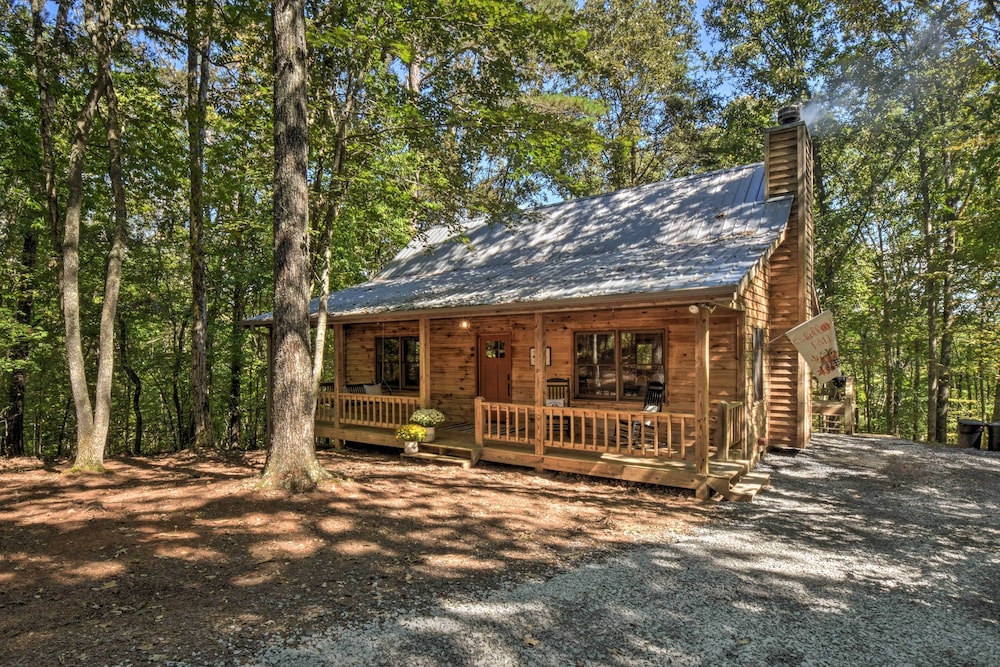 Blue Ridge Cabin: Hot Tub, Fire Pit & Grill! view 4