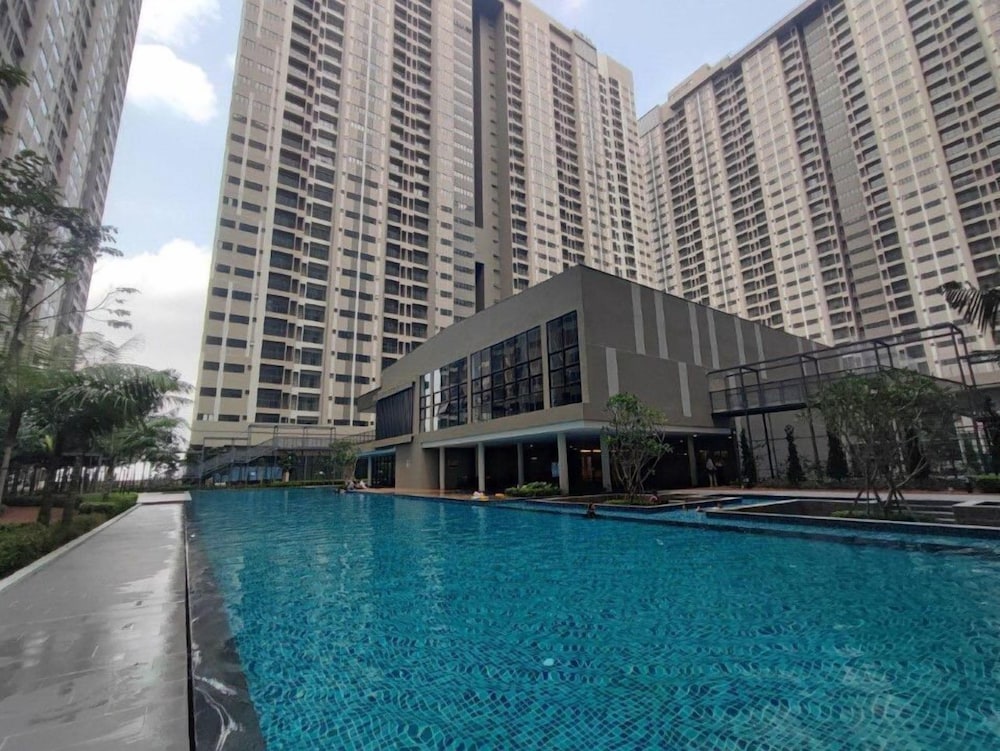 Nilai Youth City C-25-15 4PAX