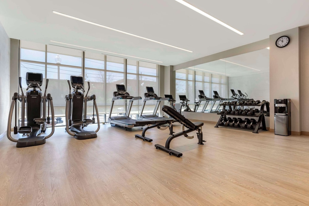 Cambria Hotel Washington D.C. Navy Yard Riverfront photo 3