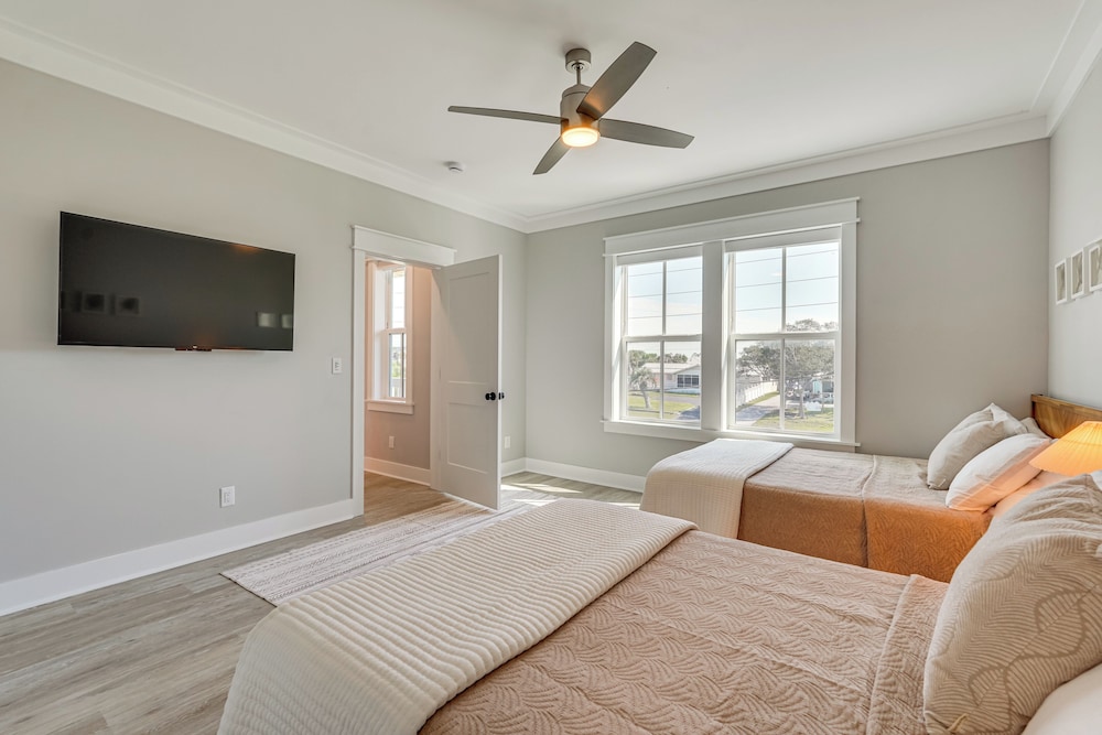 5,000+ Sq Ft! Luxe Beachfront House in Port St Joe