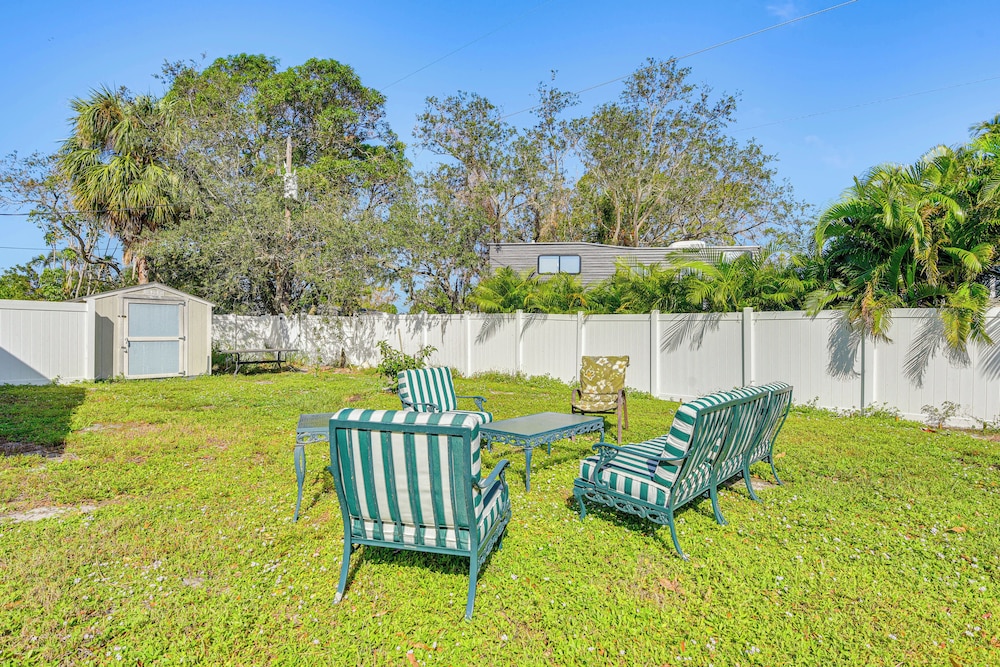 6 Mi to Beaches: Modern Bradenton Getaway!