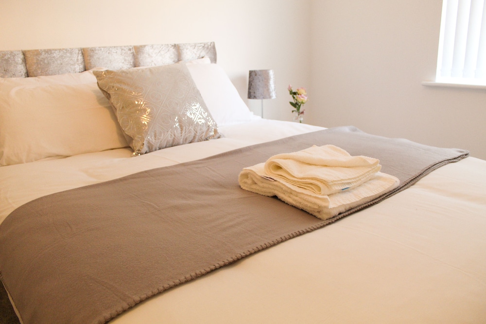 Dockside Liverpool Luxury Apartment view 2
