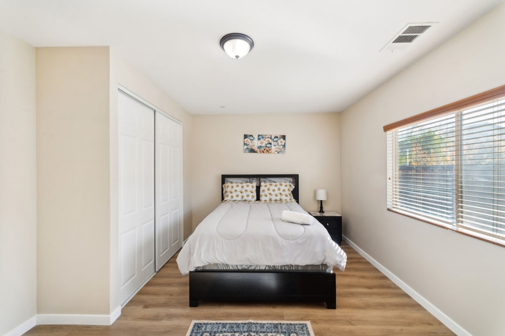 Charming Pet-friendly Getaway In Sunny Beaumont 4 Bedroom Home