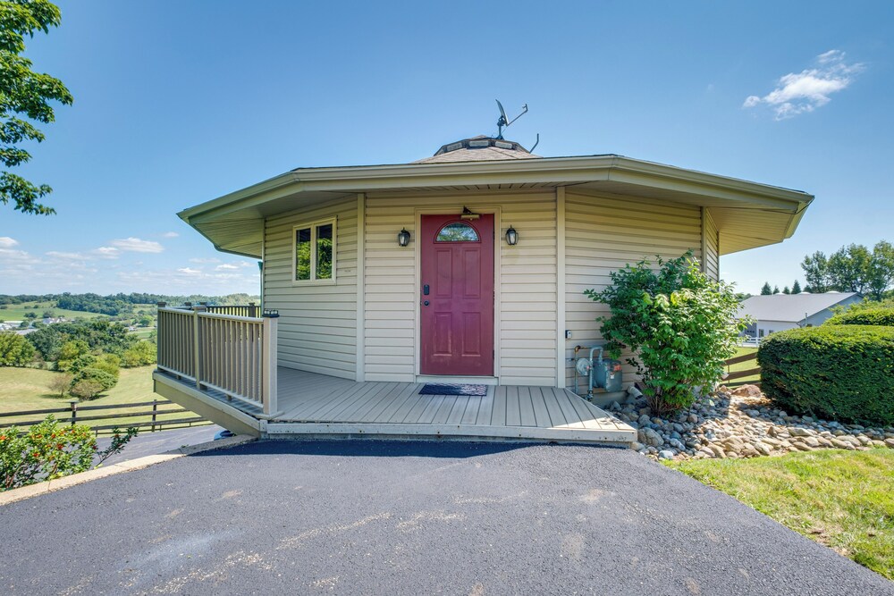 Millersburg Getaway w/ Amish Country Views!