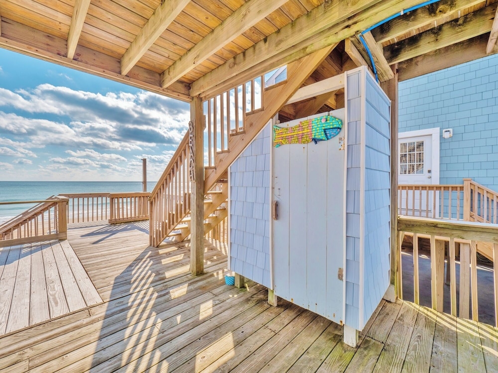 A Grande Green by Topsail Realty