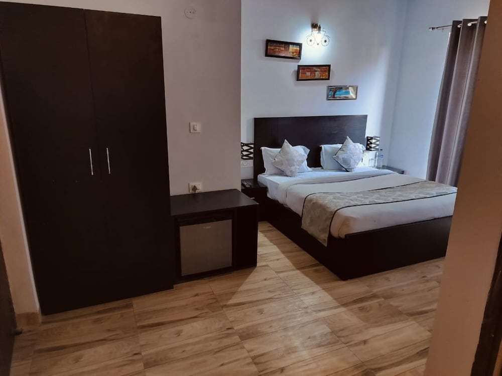 Hotel Citrine Suites and Resorts