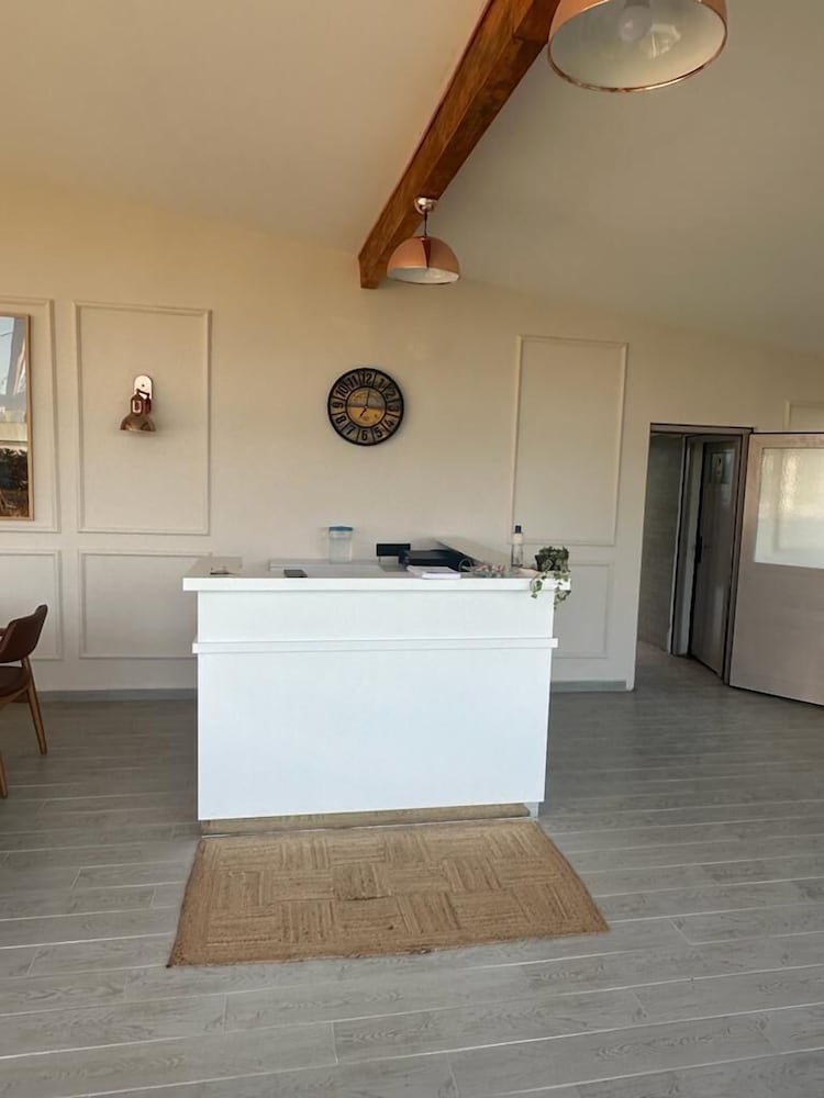 Hotel Royalova Hotel - Image 1