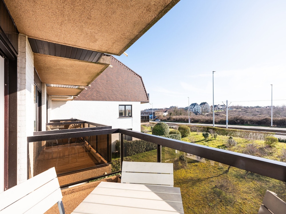 Apartment in Oostduinkerke With Garage