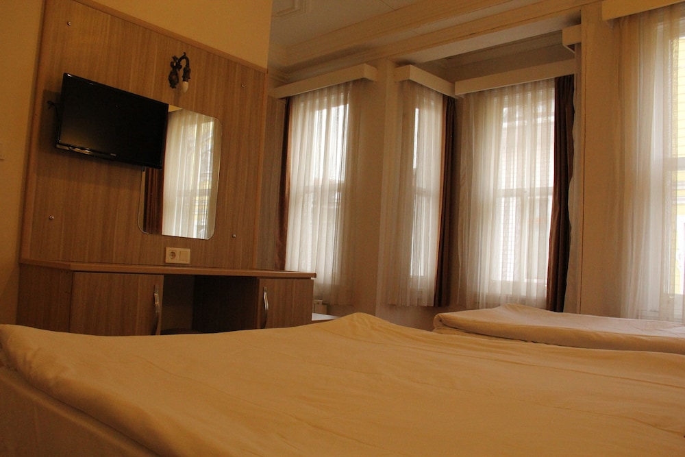 Jasmine Daire - Image 16