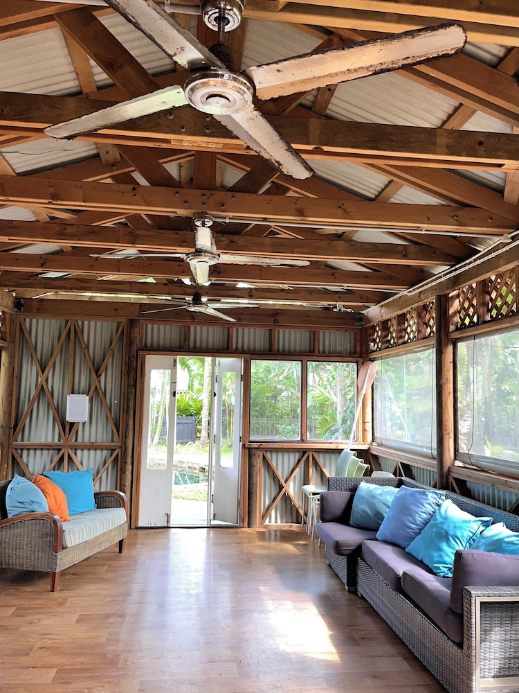 Mission Beach Lodge