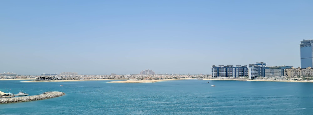 Stylish1BR at PalmJumeirah Private Beach