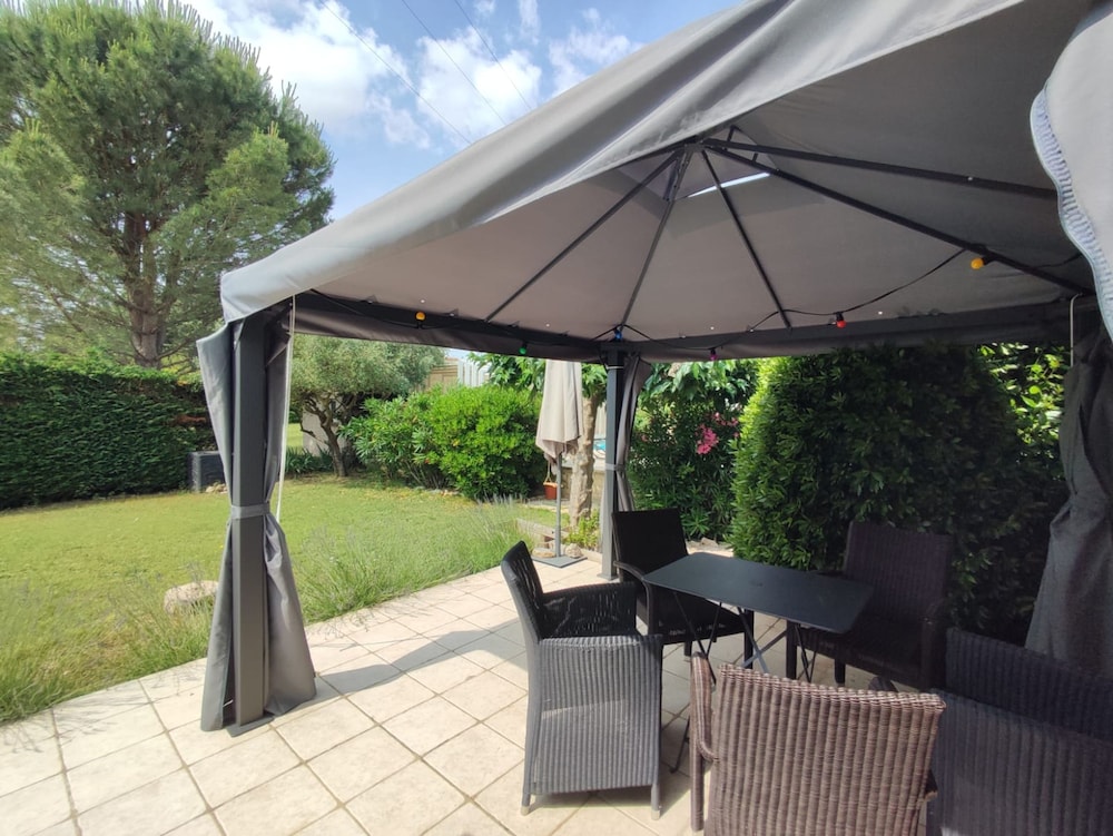Villa - Pool - 3 Bedrooms - Garden