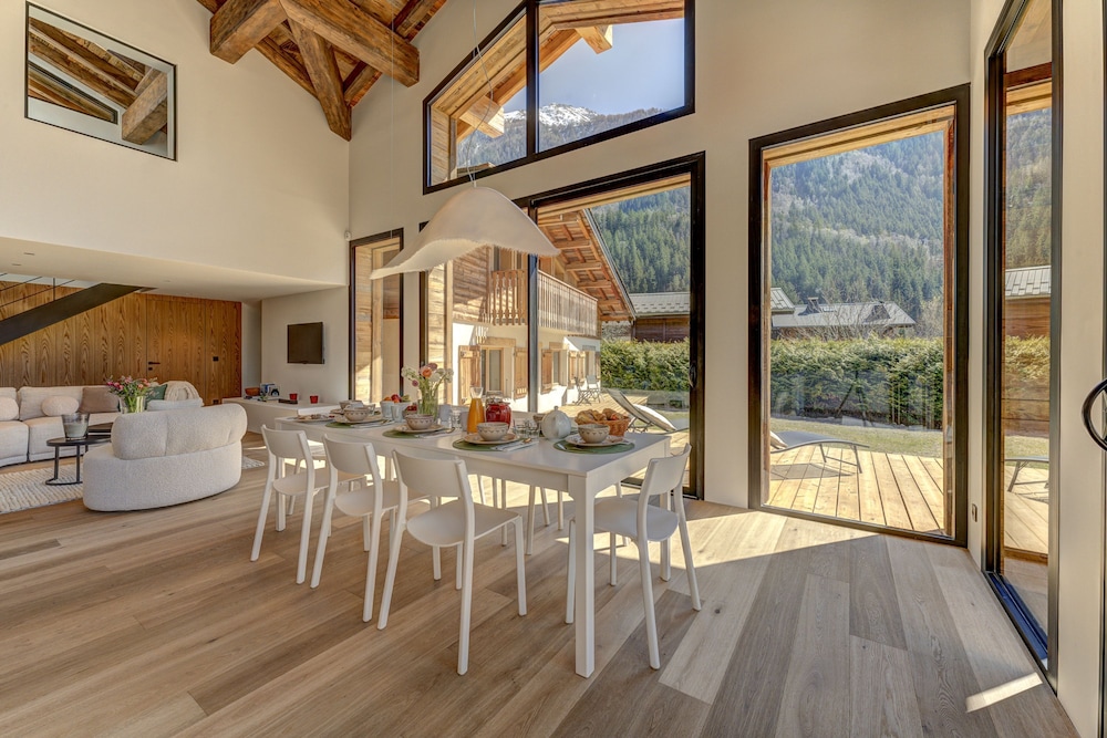 Chalet Fortuna a Jewel in Central Chamonix