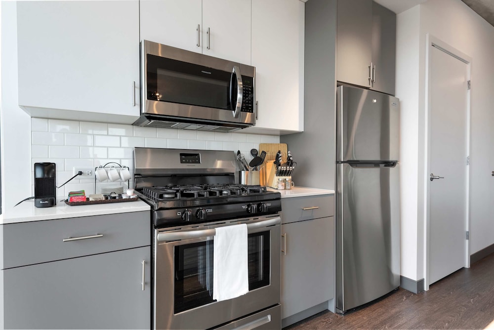 Cloud9 6 apt for 30ppl Fulton Market The Nouveau
