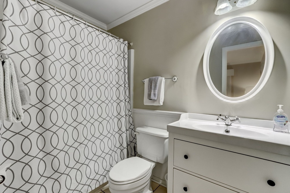Amelia Landings 9e 2 Bedroom Condo